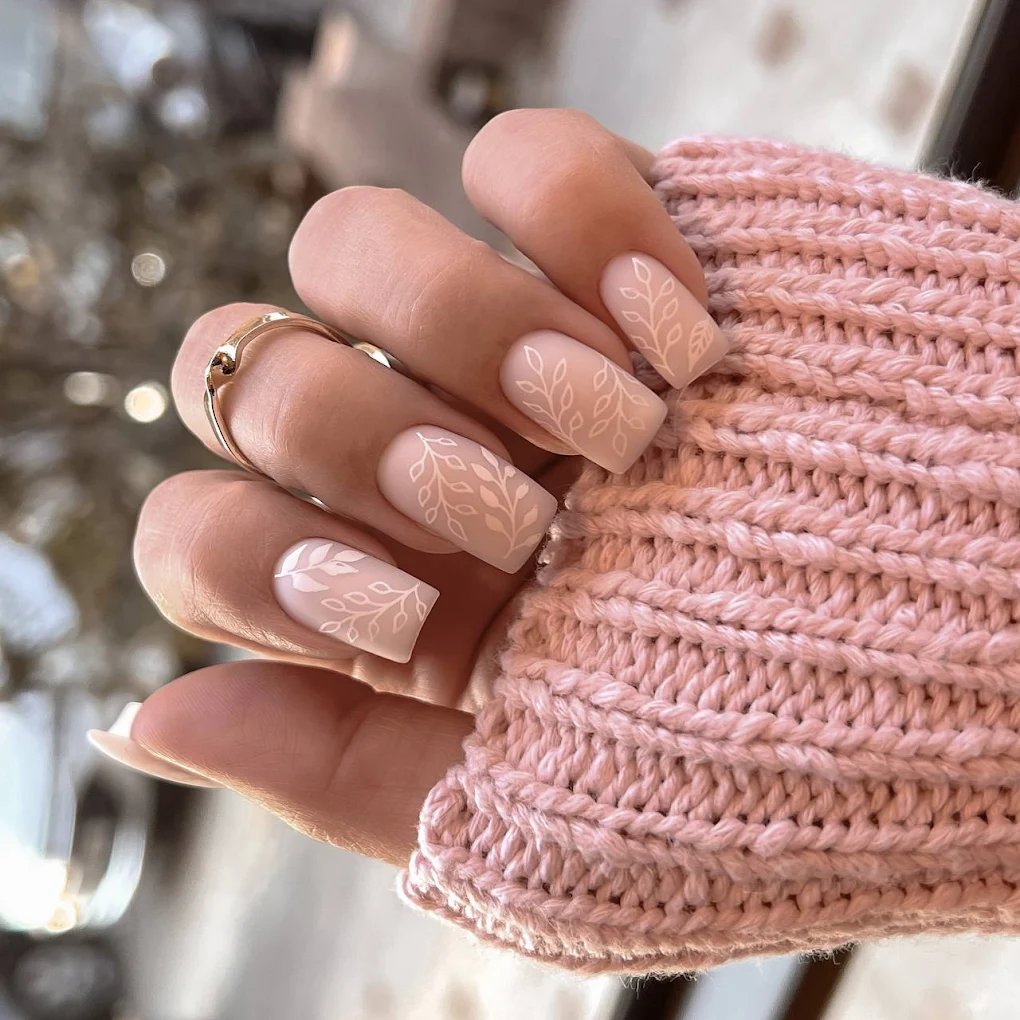 Маникюр в салоне Rocks Ташкент